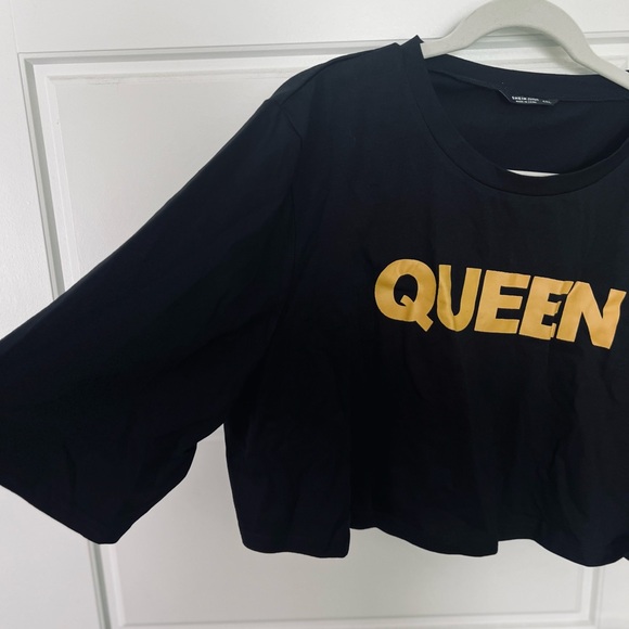 Queen Crop Top 👑 - Picture 2 of 4